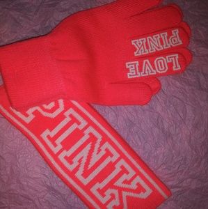 Pink gloves and earband in neon/pink.